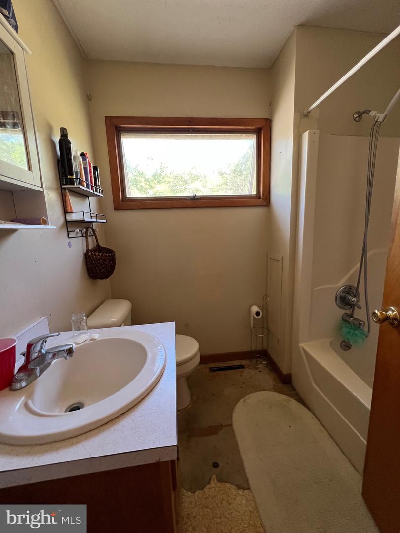 3721 WEST HOOVER ROAD, HAYWOOD, Virginia 22722, 3 Bedrooms Bedrooms, ,2 BathroomsBathrooms,Residential,For sale,3721 WEST HOOVER ROAD,VAMA2002308 MLS # VAMA2002308