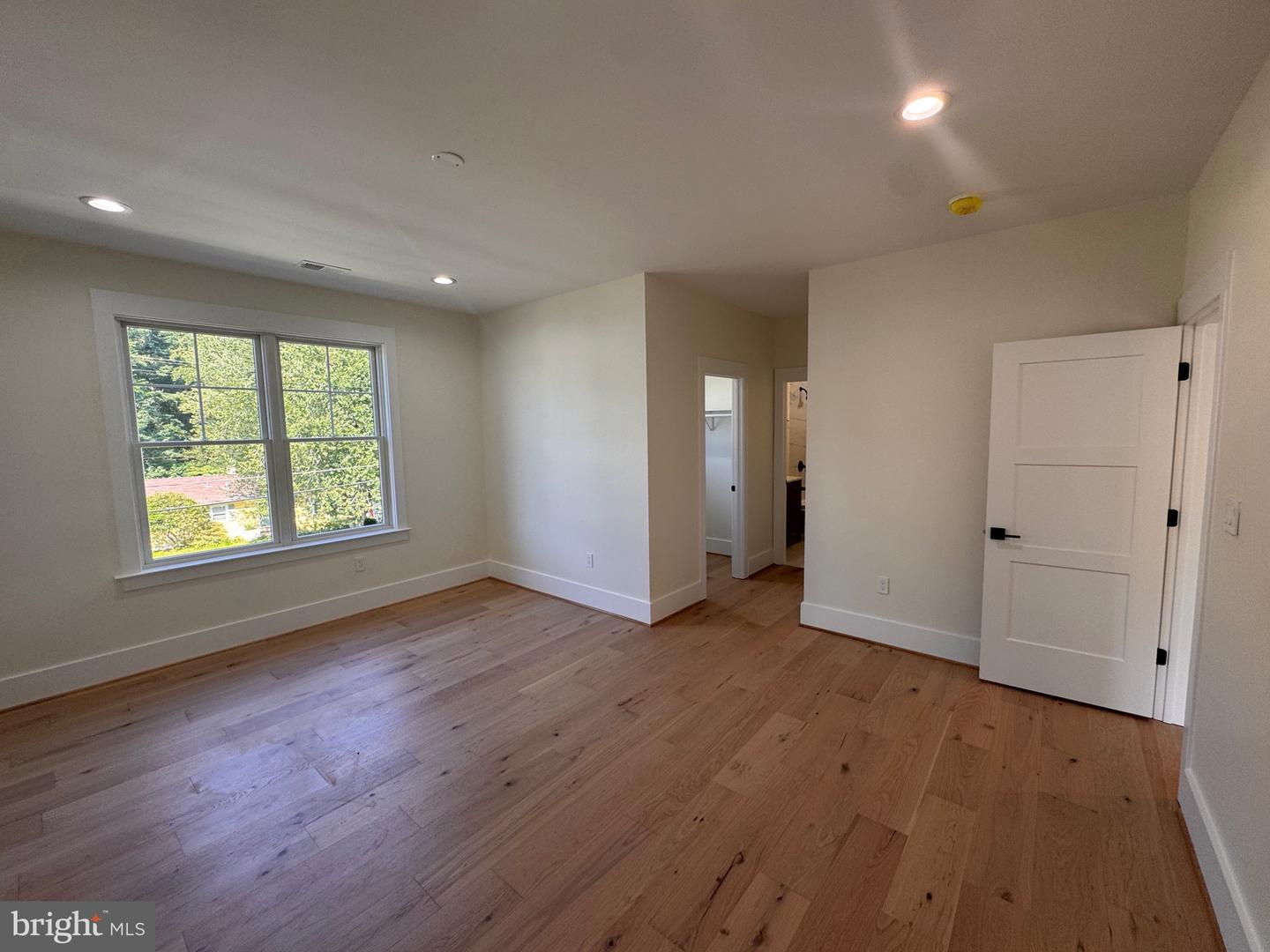 517 WALKER ST SW, VIENNA, Virginia 22180, 6 Bedrooms Bedrooms, ,5 BathroomsBathrooms,Residential,For sale,517 WALKER ST SW,VAFX2248012 MLS # VAFX2248012