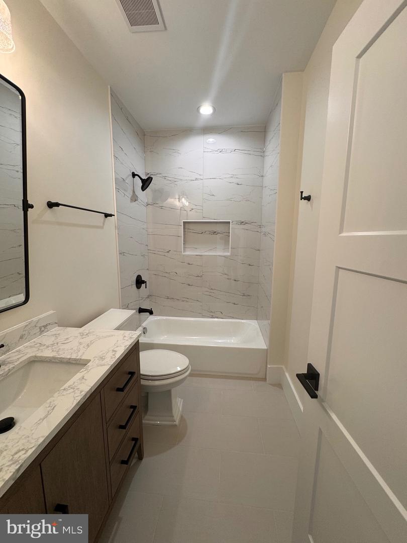 517 WALKER ST SW, VIENNA, Virginia 22180, 6 Bedrooms Bedrooms, ,5 BathroomsBathrooms,Residential,For sale,517 WALKER ST SW,VAFX2248012 MLS # VAFX2248012