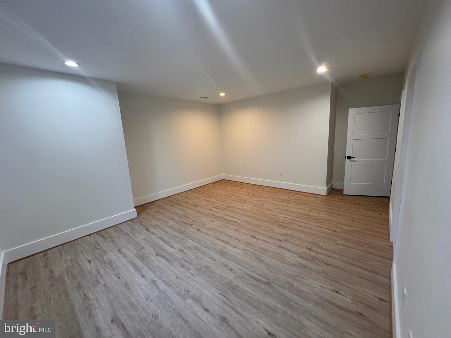 517 WALKER ST SW, VIENNA, Virginia 22180, 6 Bedrooms Bedrooms, ,5 BathroomsBathrooms,Residential,For sale,517 WALKER ST SW,VAFX2248012 MLS # VAFX2248012