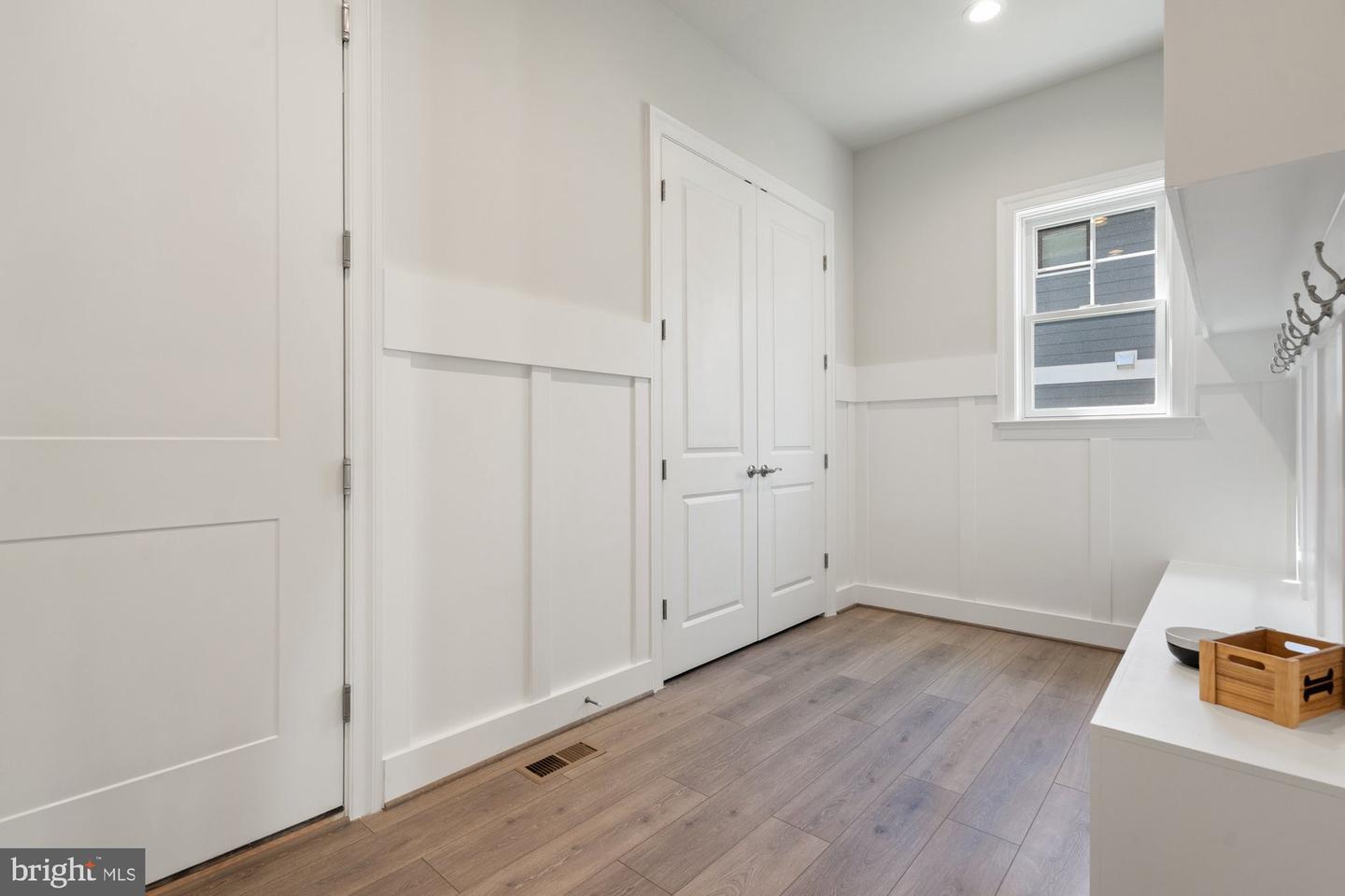 923 WARE ST SW, VIENNA, Virginia 22180, 6 Bedrooms Bedrooms, ,6 BathroomsBathrooms,Residential,For sale,923 WARE ST SW,VAFX2229068 MLS # VAFX2229068