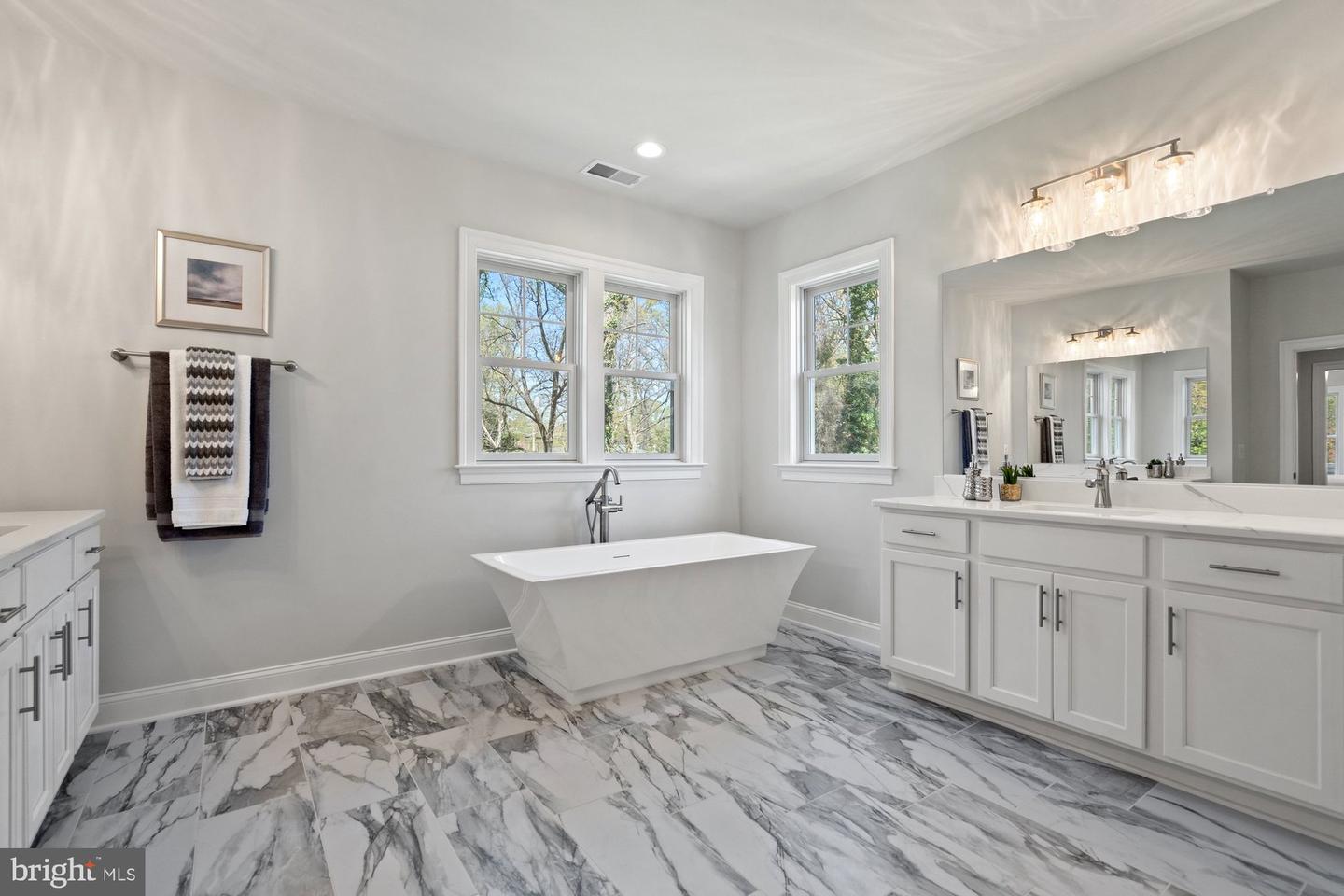 923 WARE ST SW, VIENNA, Virginia 22180, 6 Bedrooms Bedrooms, ,6 BathroomsBathrooms,Residential,For sale,923 WARE ST SW,VAFX2229068 MLS # VAFX2229068