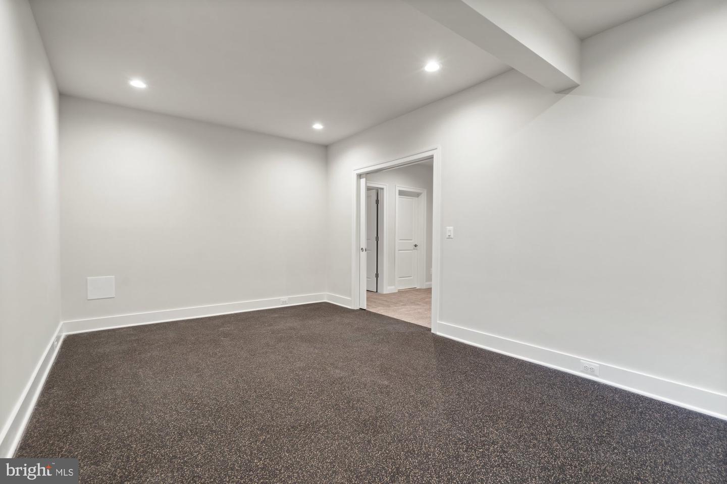 923 WARE ST SW, VIENNA, Virginia 22180, 6 Bedrooms Bedrooms, ,6 BathroomsBathrooms,Residential,For sale,923 WARE ST SW,VAFX2229068 MLS # VAFX2229068