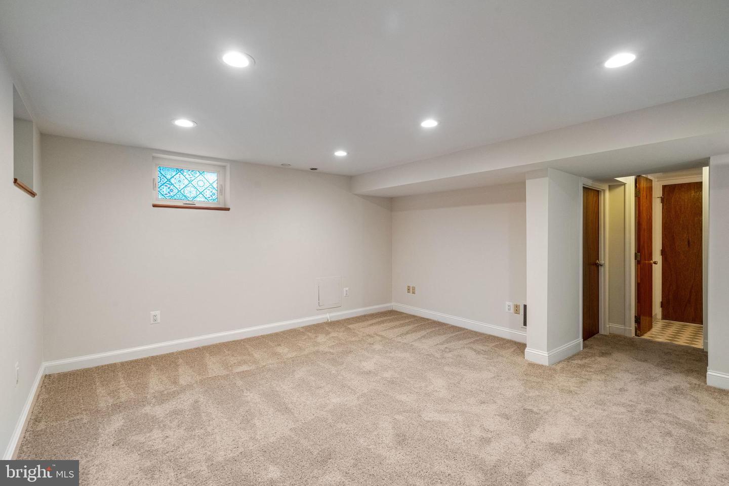 1705 N QUESADA ST, ARLINGTON, Virginia 22205, 3 Bedrooms Bedrooms, ,2 BathroomsBathrooms,Residential,For sale,1705 N QUESADA ST,VAAR2054756 MLS # VAAR2054756