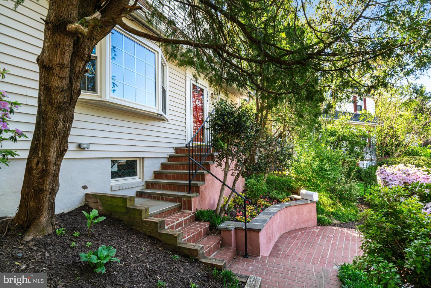 1705 N QUESADA ST, ARLINGTON, Virginia 22205, 3 Bedrooms Bedrooms, ,2 BathroomsBathrooms,Residential,For sale,1705 N QUESADA ST,VAAR2054756 MLS # VAAR2054756