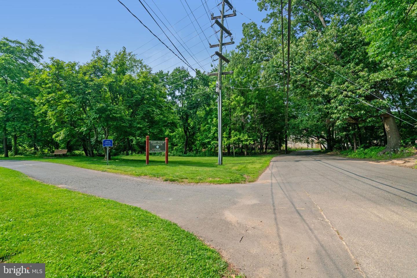 1705 N QUESADA ST, ARLINGTON, Virginia 22205, 3 Bedrooms Bedrooms, ,2 BathroomsBathrooms,Residential,For sale,1705 N QUESADA ST,VAAR2054756 MLS # VAAR2054756