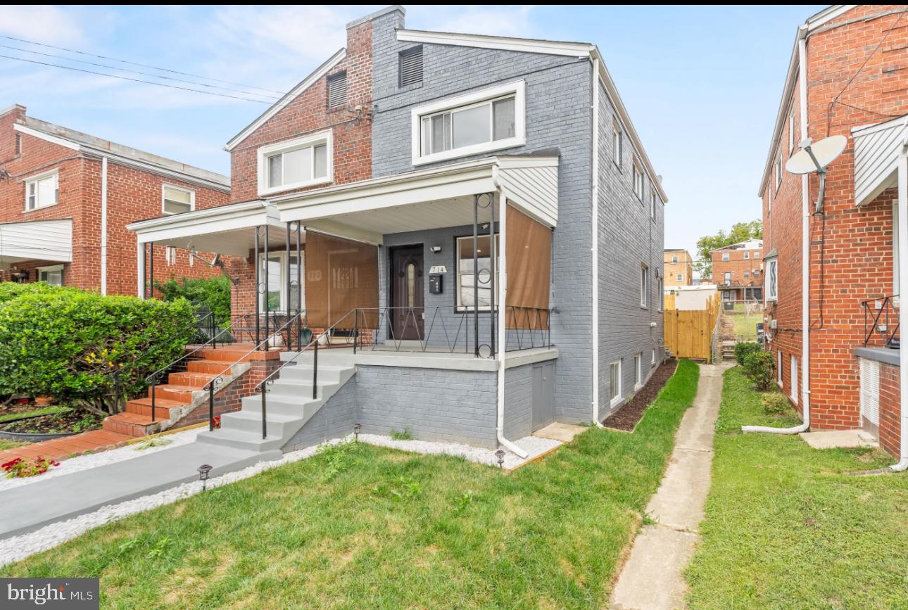 714 HAMILTON ST NE, WASHINGTON, District Of Columbia 20011, 3 Bedrooms Bedrooms, ,2 BathroomsBathrooms,Residential,For sale,714 HAMILTON ST NE,DCDC2197670 MLS # DCDC2197670