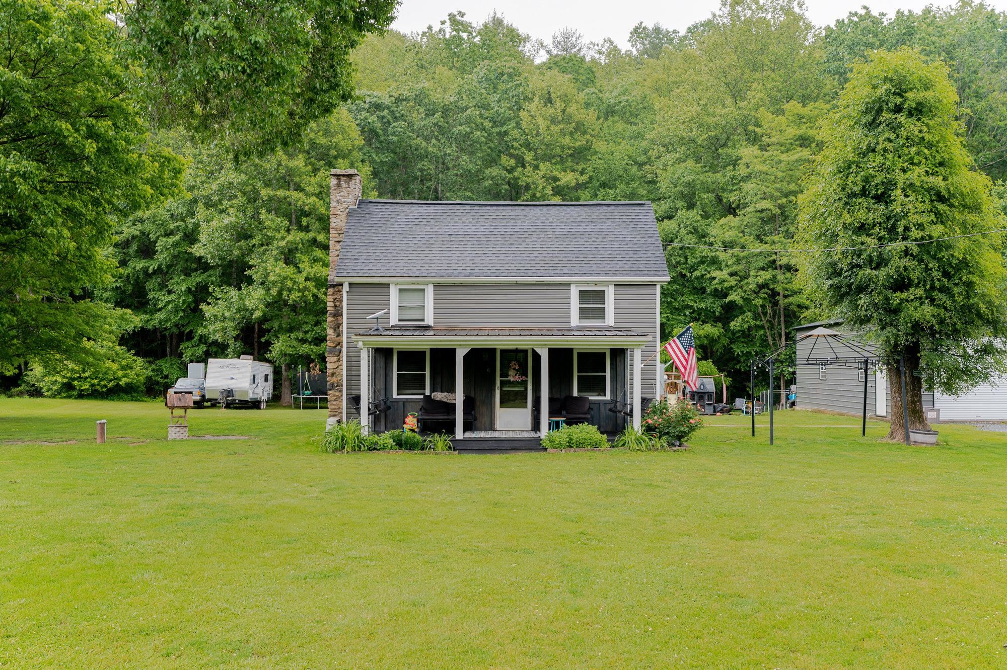 2420 JOLLETT RD, ELKTON, Virginia 22827, 3 Bedrooms Bedrooms, ,1 BathroomBathrooms,Residential,2420 JOLLETT RD,665099 MLS # 665099