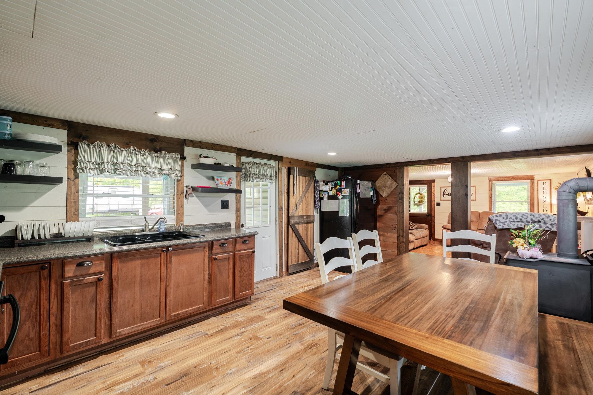 2420 JOLLETT RD, ELKTON, Virginia 22827, 3 Bedrooms Bedrooms, ,1 BathroomBathrooms,Residential,2420 JOLLETT RD,665099 MLS # 665099