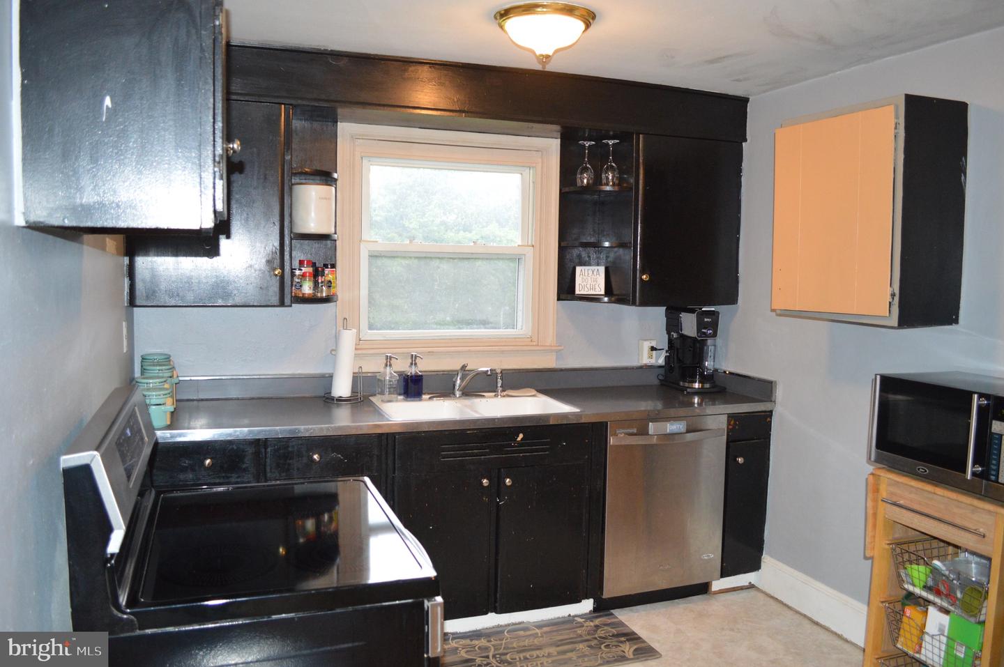 545 CATLETT MOUNTAIN RD, FRONT ROYAL, Virginia 22630, 2 Bedrooms Bedrooms, ,1 BathroomBathrooms,Residential,For sale,545 CATLETT MOUNTAIN RD,VAWR2011152 MLS # VAWR2011152