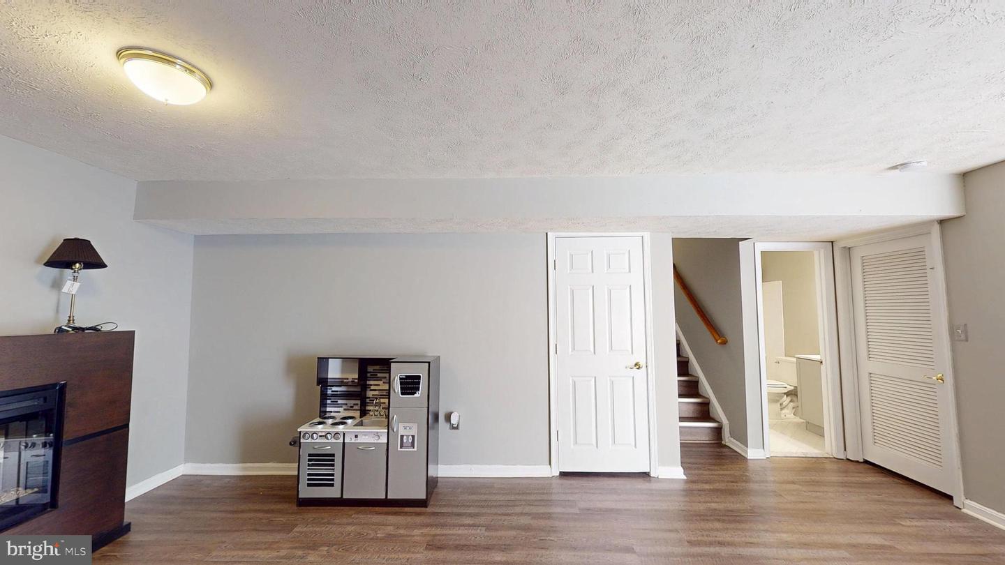 14131 ROCKINGHORSE DR, WOODBRIDGE, Virginia 22193, 4 Bedrooms Bedrooms, ,3 BathroomsBathrooms,Residential,For sale,14131 ROCKINGHORSE DR,VAPW2094716 MLS # VAPW2094716