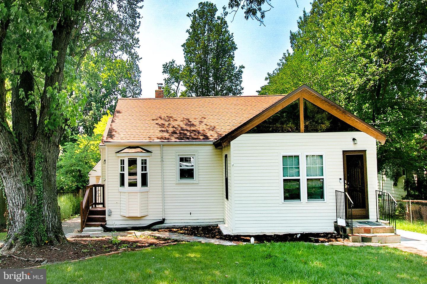 2904 FAIRMONT ST, FALLS CHURCH, Virginia 22042, 3 Bedrooms Bedrooms, ,3 BathroomsBathrooms,Residential,For sale,2904 FAIRMONT ST,VAFX2241322 MLS # VAFX2241322