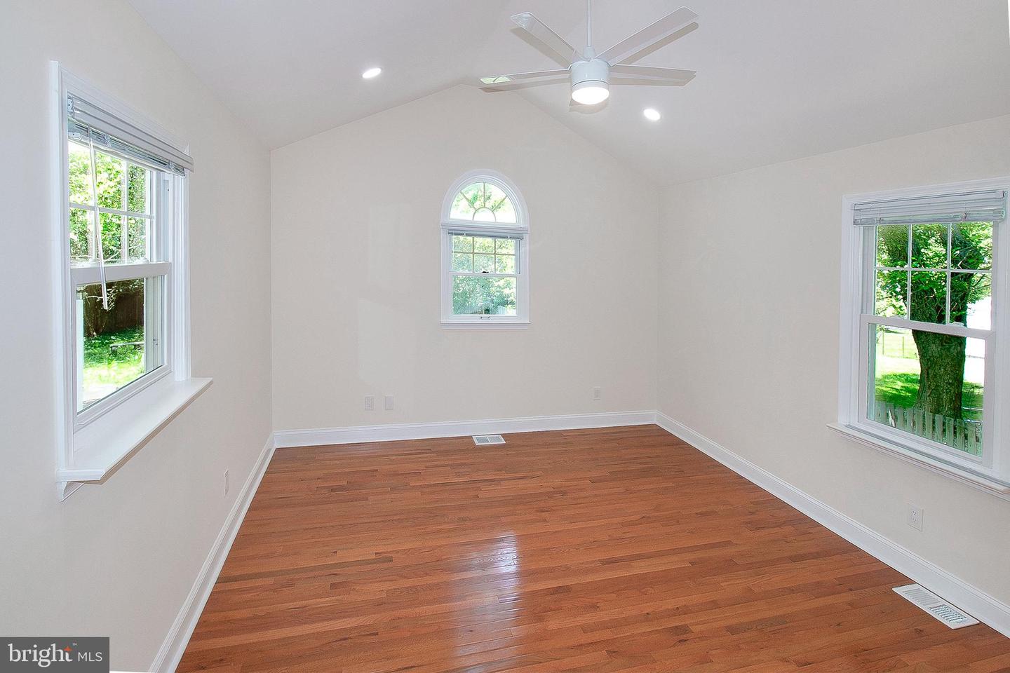 2904 FAIRMONT ST, FALLS CHURCH, Virginia 22042, 3 Bedrooms Bedrooms, ,3 BathroomsBathrooms,Residential,For sale,2904 FAIRMONT ST,VAFX2241322 MLS # VAFX2241322