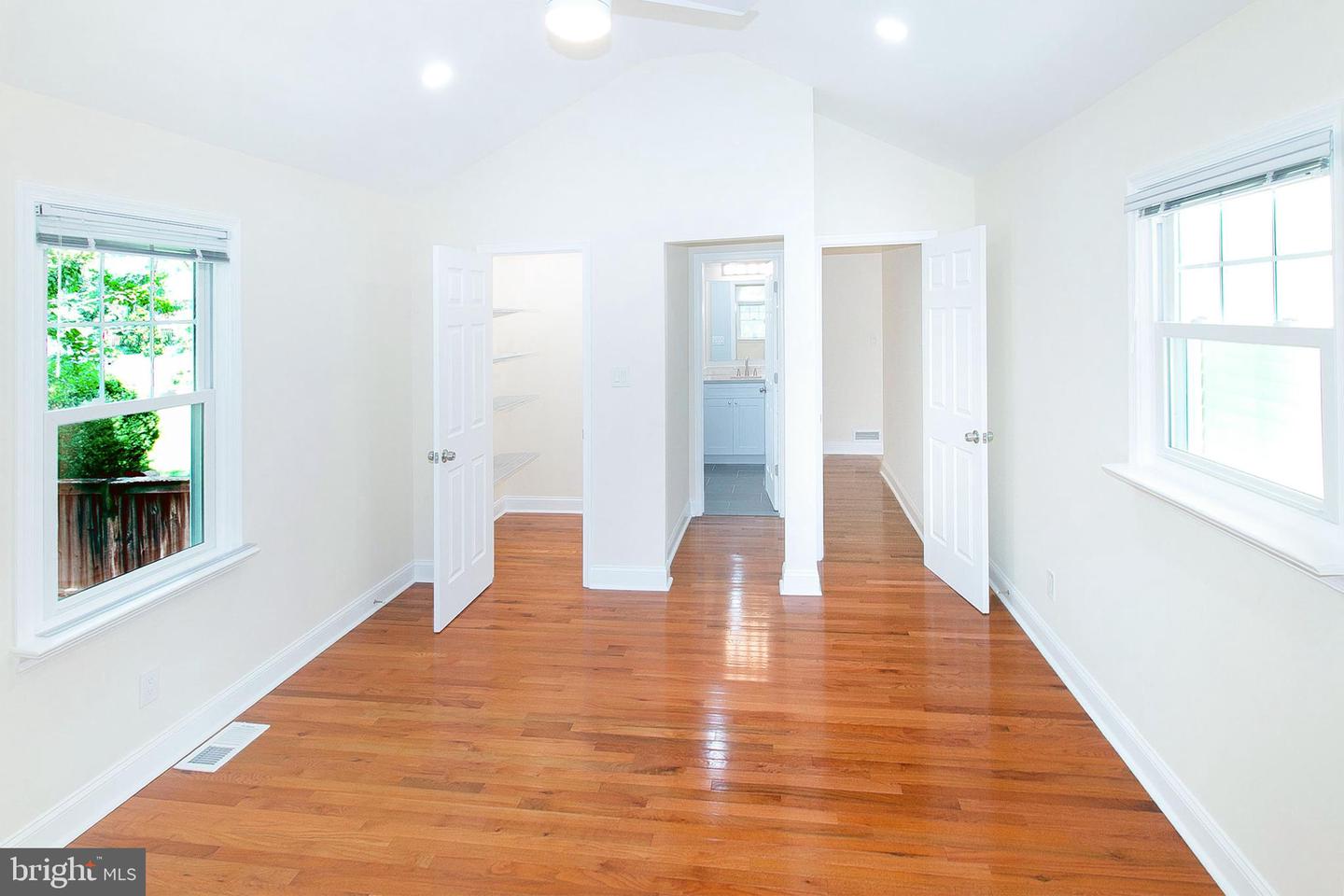 2904 FAIRMONT ST, FALLS CHURCH, Virginia 22042, 3 Bedrooms Bedrooms, ,3 BathroomsBathrooms,Residential,For sale,2904 FAIRMONT ST,VAFX2241322 MLS # VAFX2241322