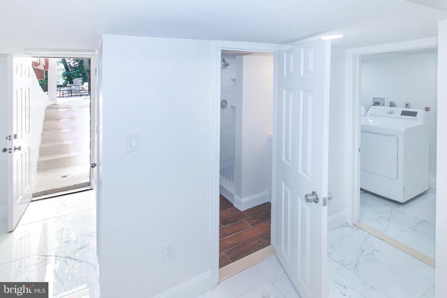 2904 FAIRMONT ST, FALLS CHURCH, Virginia 22042, 3 Bedrooms Bedrooms, ,3 BathroomsBathrooms,Residential,For sale,2904 FAIRMONT ST,VAFX2241322 MLS # VAFX2241322