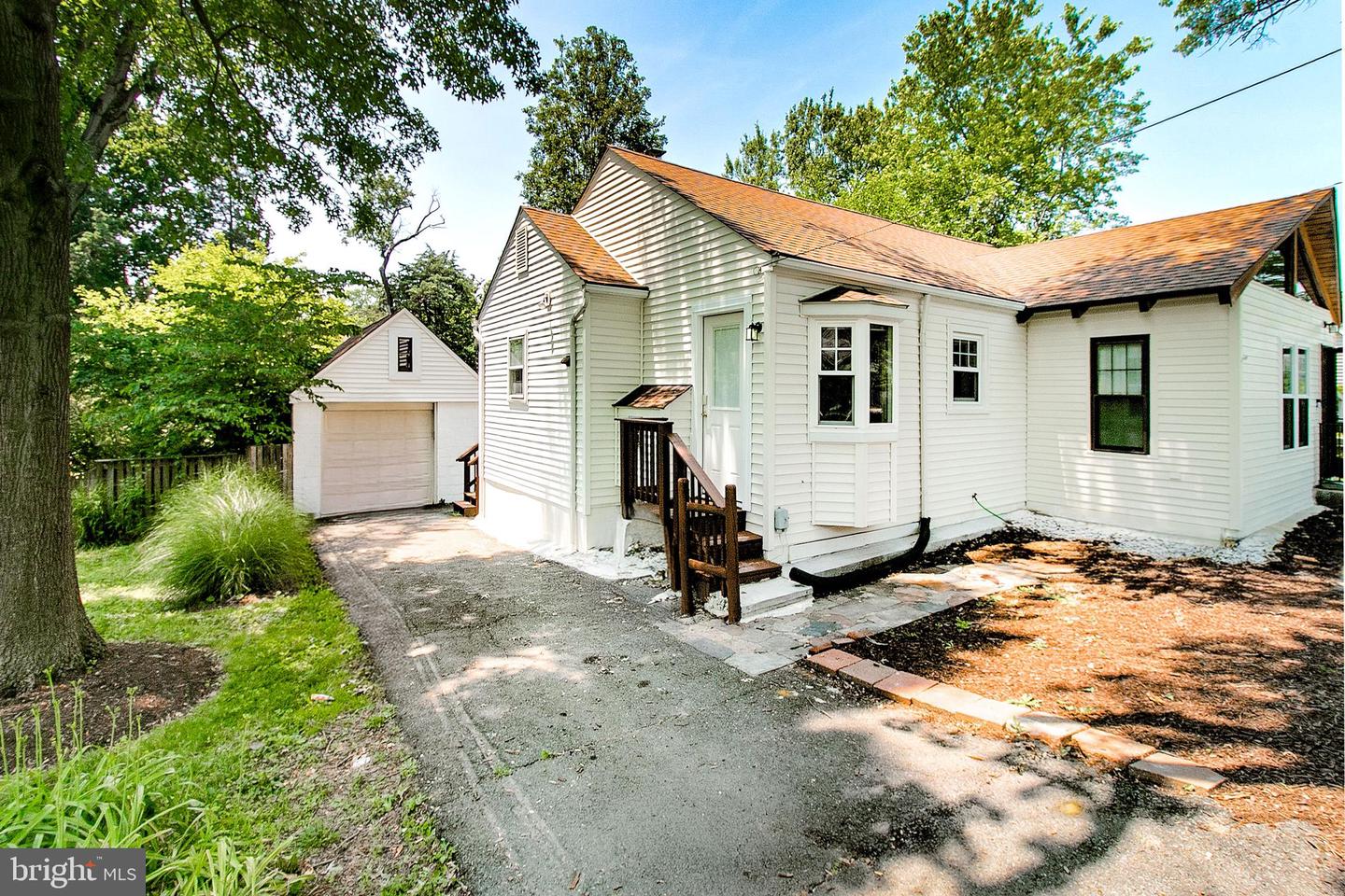 2904 FAIRMONT ST, FALLS CHURCH, Virginia 22042, 3 Bedrooms Bedrooms, ,3 BathroomsBathrooms,Residential,For sale,2904 FAIRMONT ST,VAFX2241322 MLS # VAFX2241322