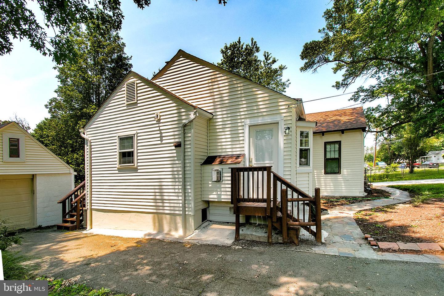2904 FAIRMONT ST, FALLS CHURCH, Virginia 22042, 3 Bedrooms Bedrooms, ,3 BathroomsBathrooms,Residential,For sale,2904 FAIRMONT ST,VAFX2241322 MLS # VAFX2241322