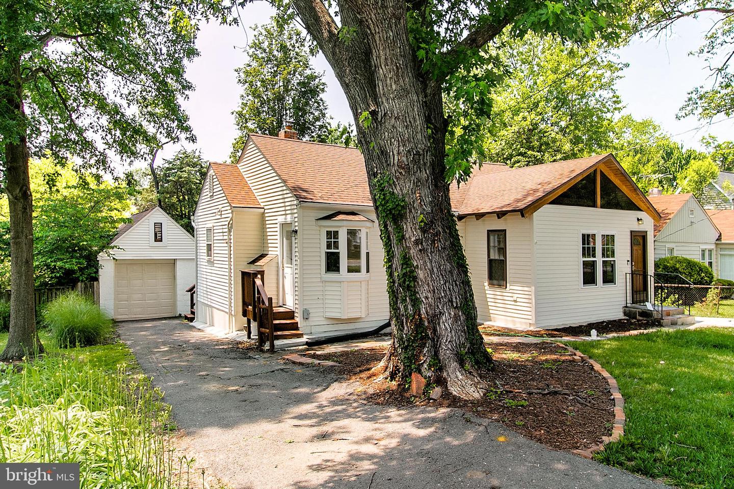 2904 FAIRMONT ST, FALLS CHURCH, Virginia 22042, 3 Bedrooms Bedrooms, ,3 BathroomsBathrooms,Residential,For sale,2904 FAIRMONT ST,VAFX2241322 MLS # VAFX2241322