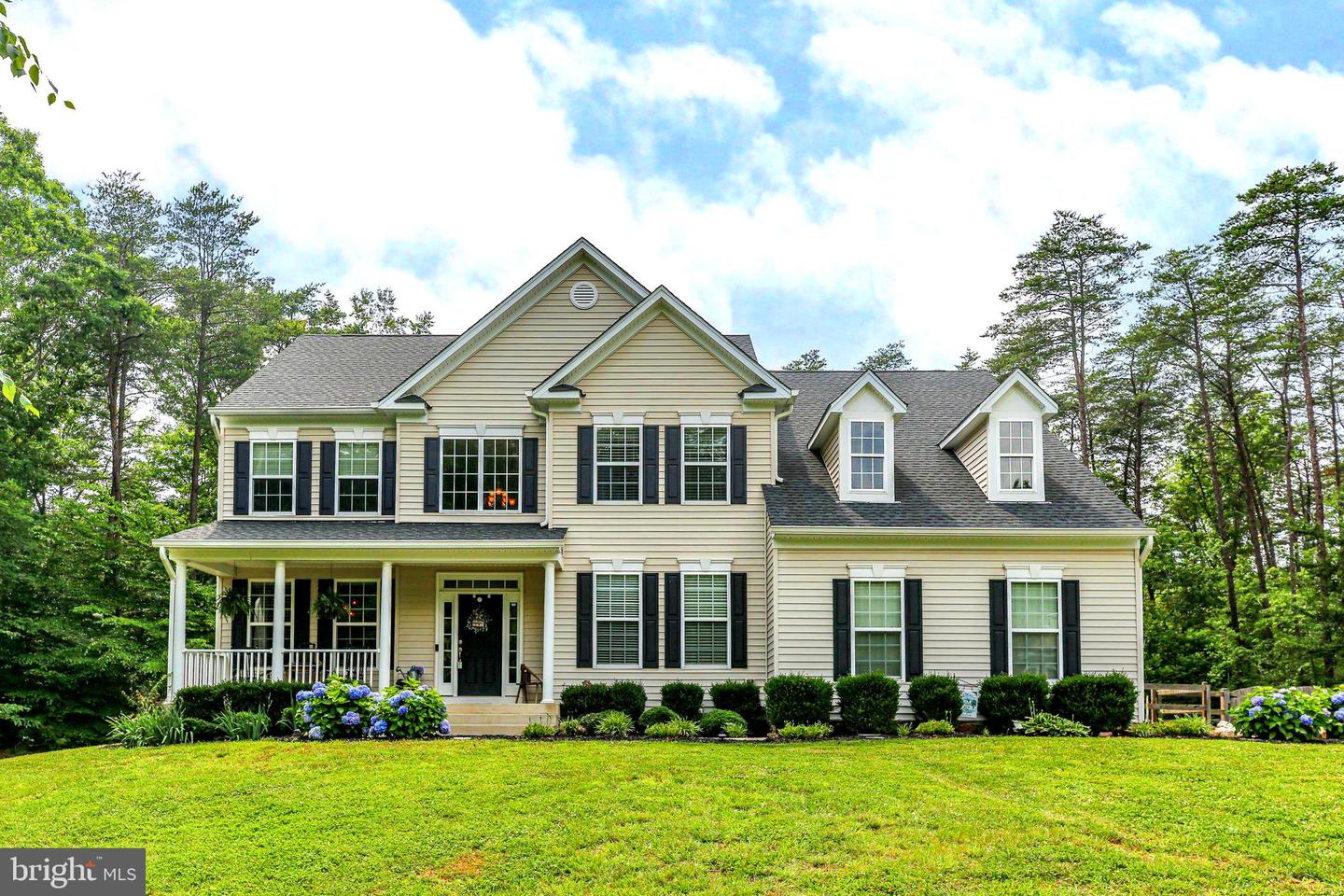 550 LONG MEADOW DR, FREDERICKSBURG, Virginia 22406, 4 Bedrooms Bedrooms, ,2 BathroomsBathrooms,Residential,For sale,550 LONG MEADOW DR,VAST2039208 MLS # VAST2039208