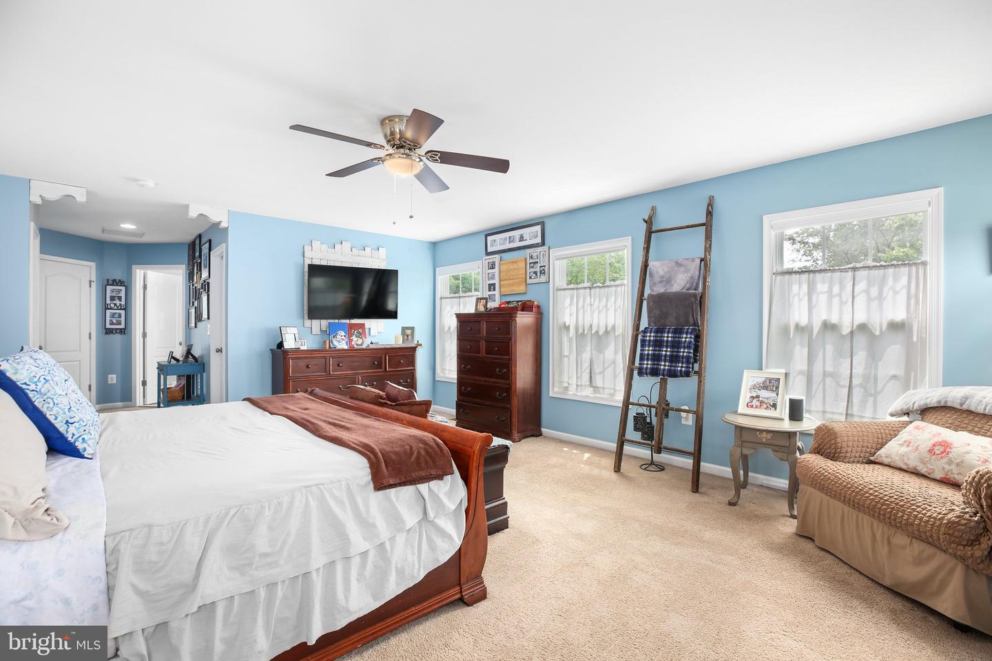 550 LONG MEADOW DR, FREDERICKSBURG, Virginia 22406, 4 Bedrooms Bedrooms, ,2 BathroomsBathrooms,Residential,For sale,550 LONG MEADOW DR,VAST2039208 MLS # VAST2039208
