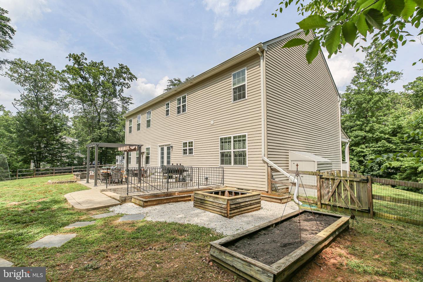 550 LONG MEADOW DR, FREDERICKSBURG, Virginia 22406, 4 Bedrooms Bedrooms, ,2 BathroomsBathrooms,Residential,For sale,550 LONG MEADOW DR,VAST2039208 MLS # VAST2039208