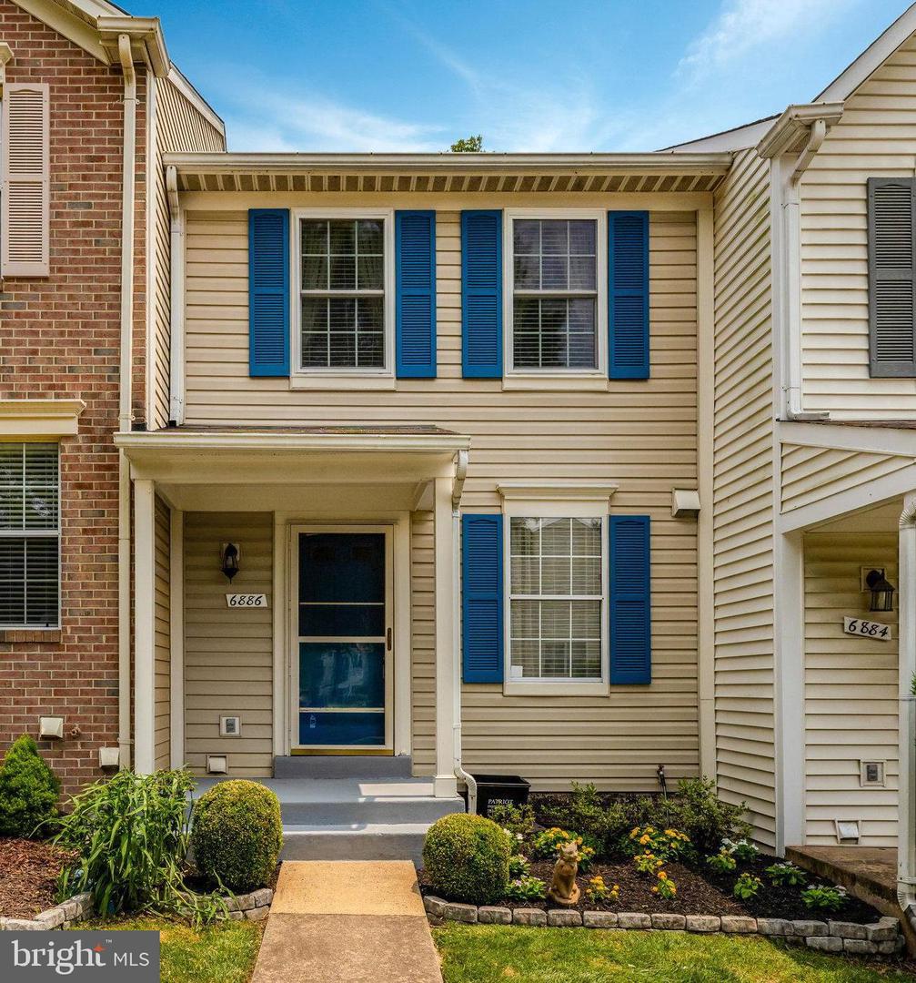 6886 CHASEWOOD CIR, CENTREVILLE, Virginia 20121, 2 Bedrooms Bedrooms, ,3 BathroomsBathrooms,Residential,For sale,6886 CHASEWOOD CIR,VAFX2247164 MLS # VAFX2247164