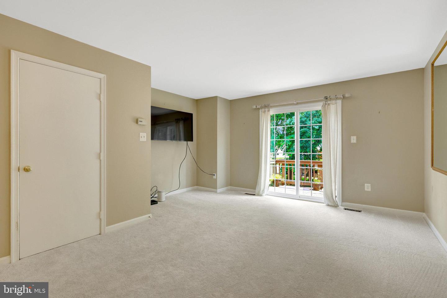 6886 CHASEWOOD CIR, CENTREVILLE, Virginia 20121, 2 Bedrooms Bedrooms, ,3 BathroomsBathrooms,Residential,For sale,6886 CHASEWOOD CIR,VAFX2247164 MLS # VAFX2247164