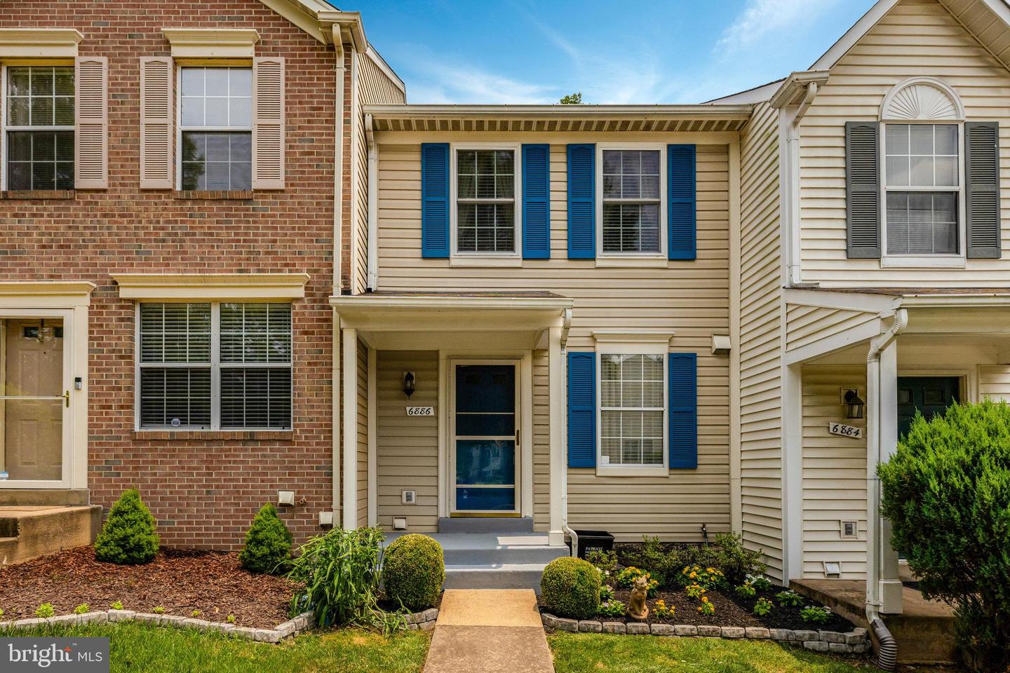 6886 CHASEWOOD CIR, CENTREVILLE, Virginia 20121, 2 Bedrooms Bedrooms, ,3 BathroomsBathrooms,Residential,For sale,6886 CHASEWOOD CIR,VAFX2247164 MLS # VAFX2247164