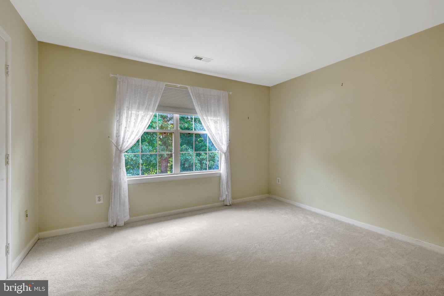 6886 CHASEWOOD CIR, CENTREVILLE, Virginia 20121, 2 Bedrooms Bedrooms, ,3 BathroomsBathrooms,Residential,For sale,6886 CHASEWOOD CIR,VAFX2247164 MLS # VAFX2247164