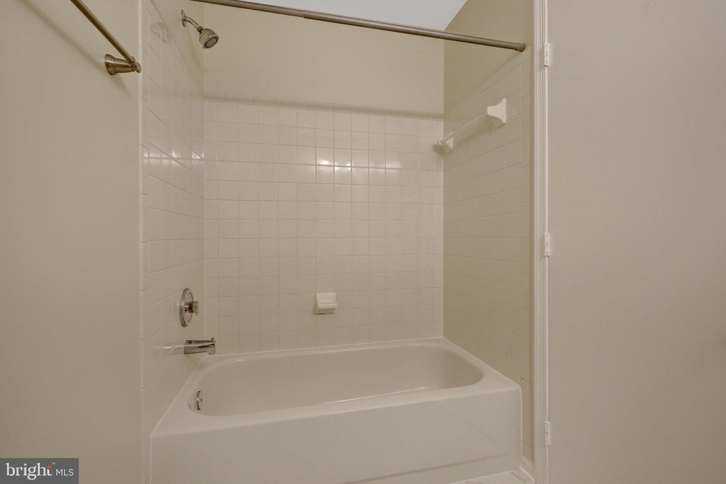 6886 CHASEWOOD CIR, CENTREVILLE, Virginia 20121, 2 Bedrooms Bedrooms, ,3 BathroomsBathrooms,Residential,For sale,6886 CHASEWOOD CIR,VAFX2247164 MLS # VAFX2247164