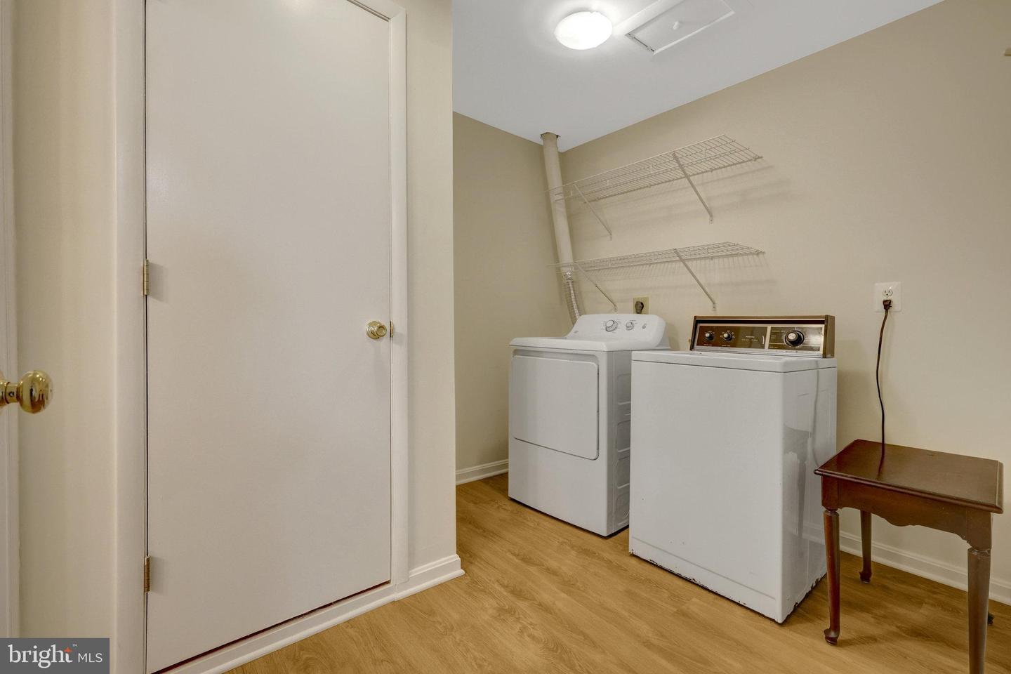 6886 CHASEWOOD CIR, CENTREVILLE, Virginia 20121, 2 Bedrooms Bedrooms, ,3 BathroomsBathrooms,Residential,For sale,6886 CHASEWOOD CIR,VAFX2247164 MLS # VAFX2247164