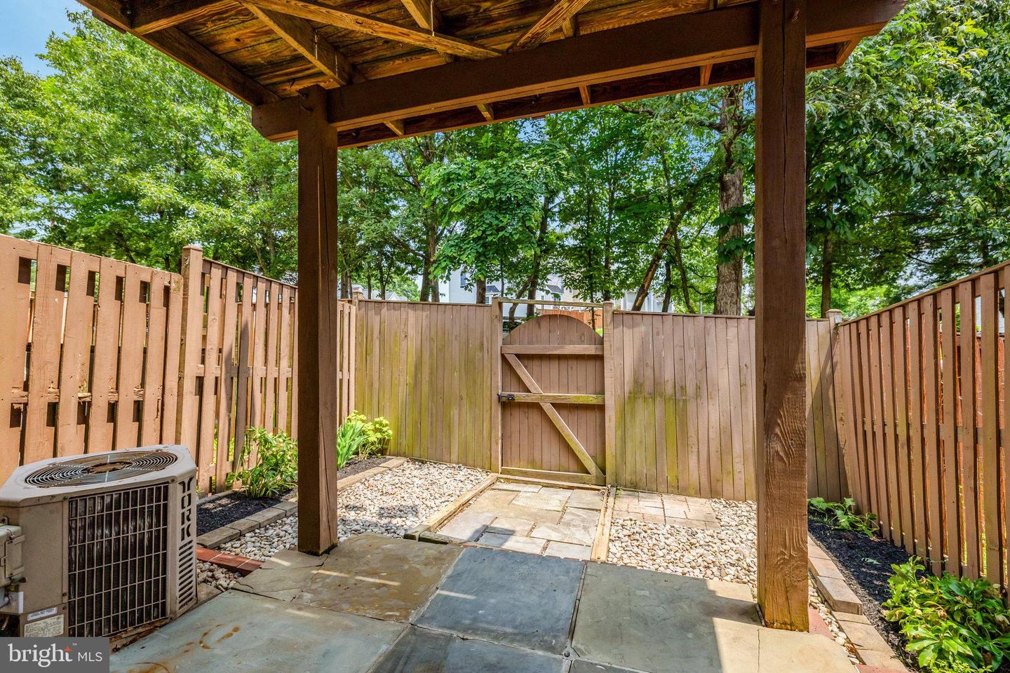 6886 CHASEWOOD CIR, CENTREVILLE, Virginia 20121, 2 Bedrooms Bedrooms, ,3 BathroomsBathrooms,Residential,For sale,6886 CHASEWOOD CIR,VAFX2247164 MLS # VAFX2247164