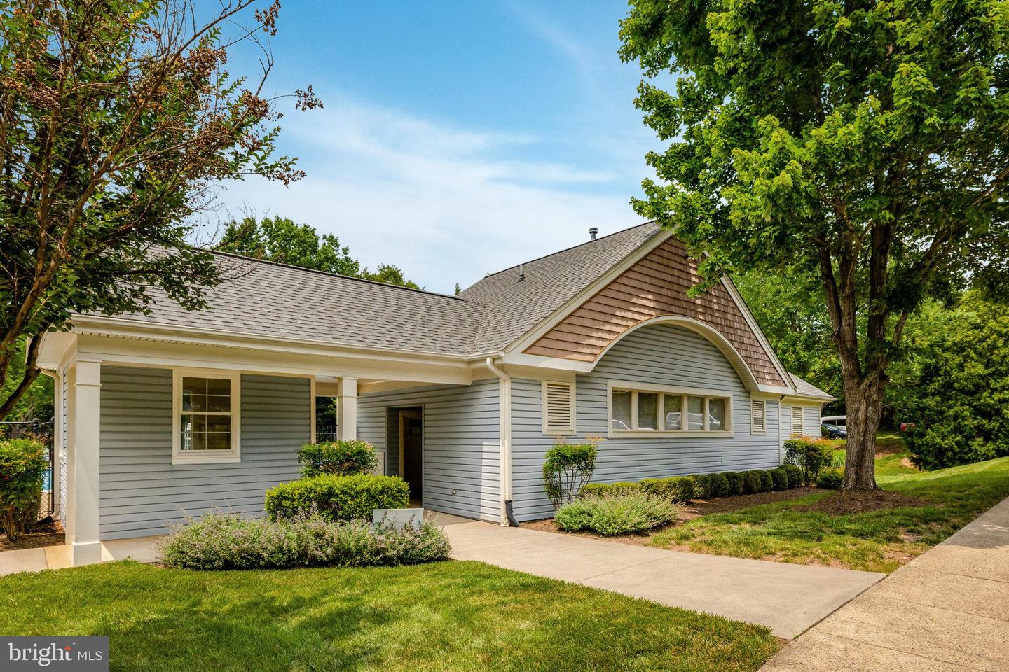 6886 CHASEWOOD CIR, CENTREVILLE, Virginia 20121, 2 Bedrooms Bedrooms, ,3 BathroomsBathrooms,Residential,For sale,6886 CHASEWOOD CIR,VAFX2247164 MLS # VAFX2247164