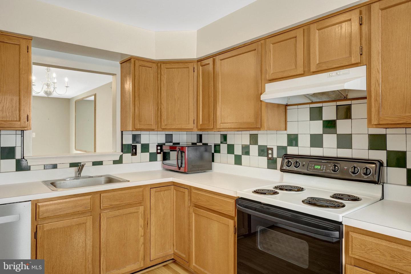 6886 CHASEWOOD CIR, CENTREVILLE, Virginia 20121, 2 Bedrooms Bedrooms, ,3 BathroomsBathrooms,Residential,For sale,6886 CHASEWOOD CIR,VAFX2247164 MLS # VAFX2247164