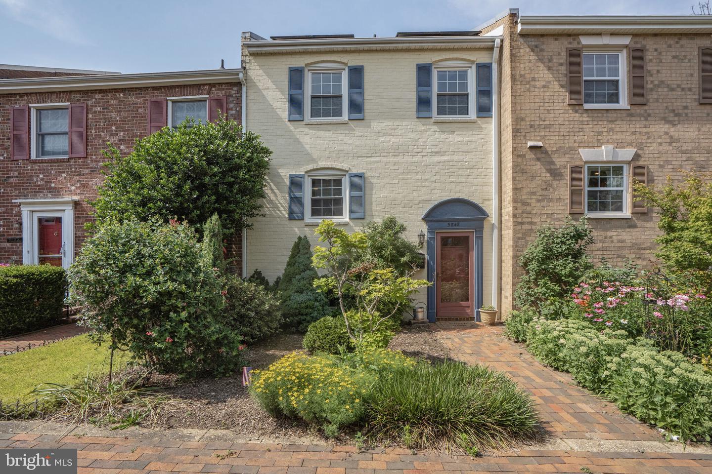 3848 UNIVERSITY DR, FAIRFAX, Virginia 22030, 3 Bedrooms Bedrooms, ,3 BathroomsBathrooms,Residential,For sale,3848 UNIVERSITY DR,VAFC2006456 MLS # VAFC2006456