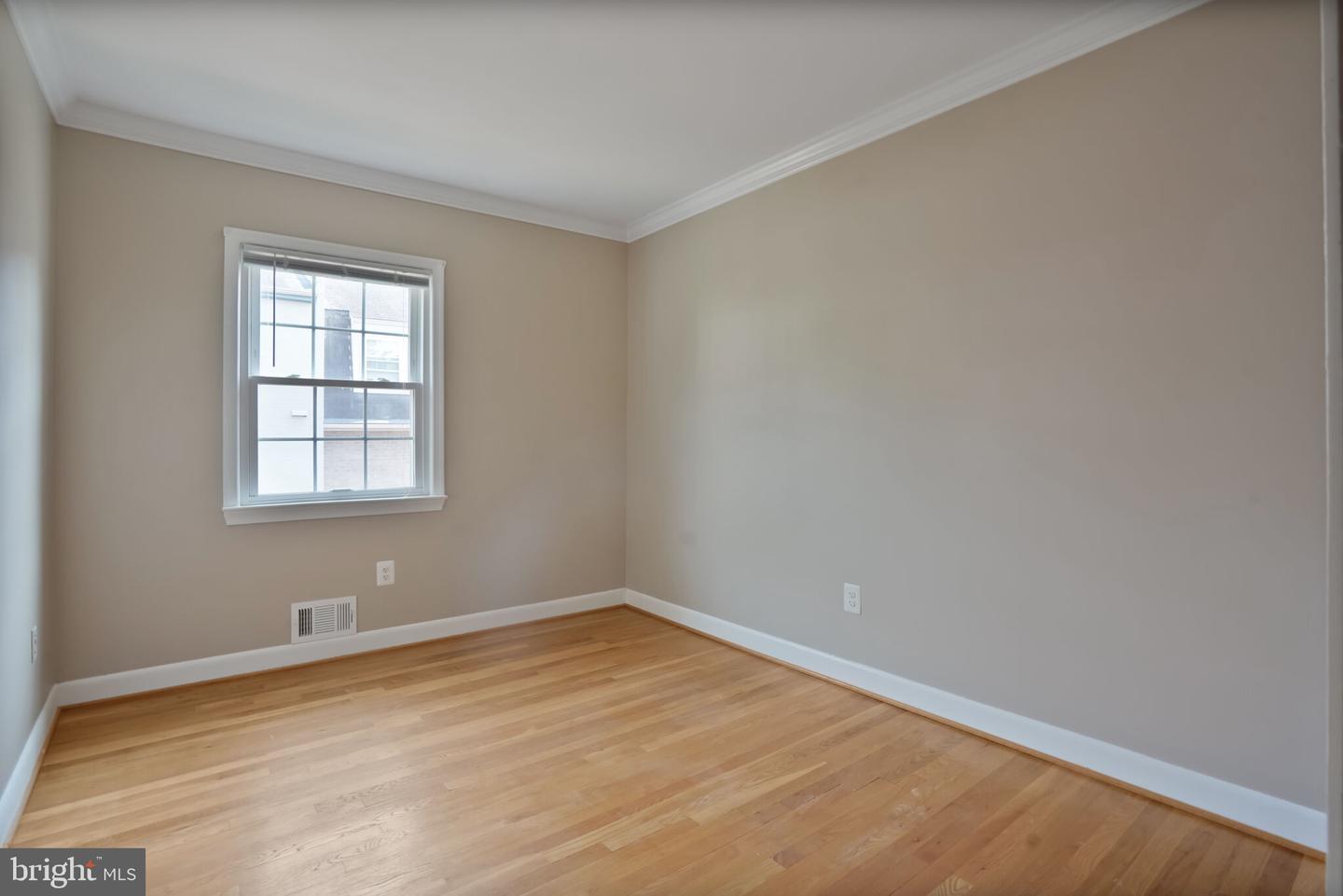 3848 UNIVERSITY DR, FAIRFAX, Virginia 22030, 3 Bedrooms Bedrooms, ,3 BathroomsBathrooms,Residential,For sale,3848 UNIVERSITY DR,VAFC2006456 MLS # VAFC2006456