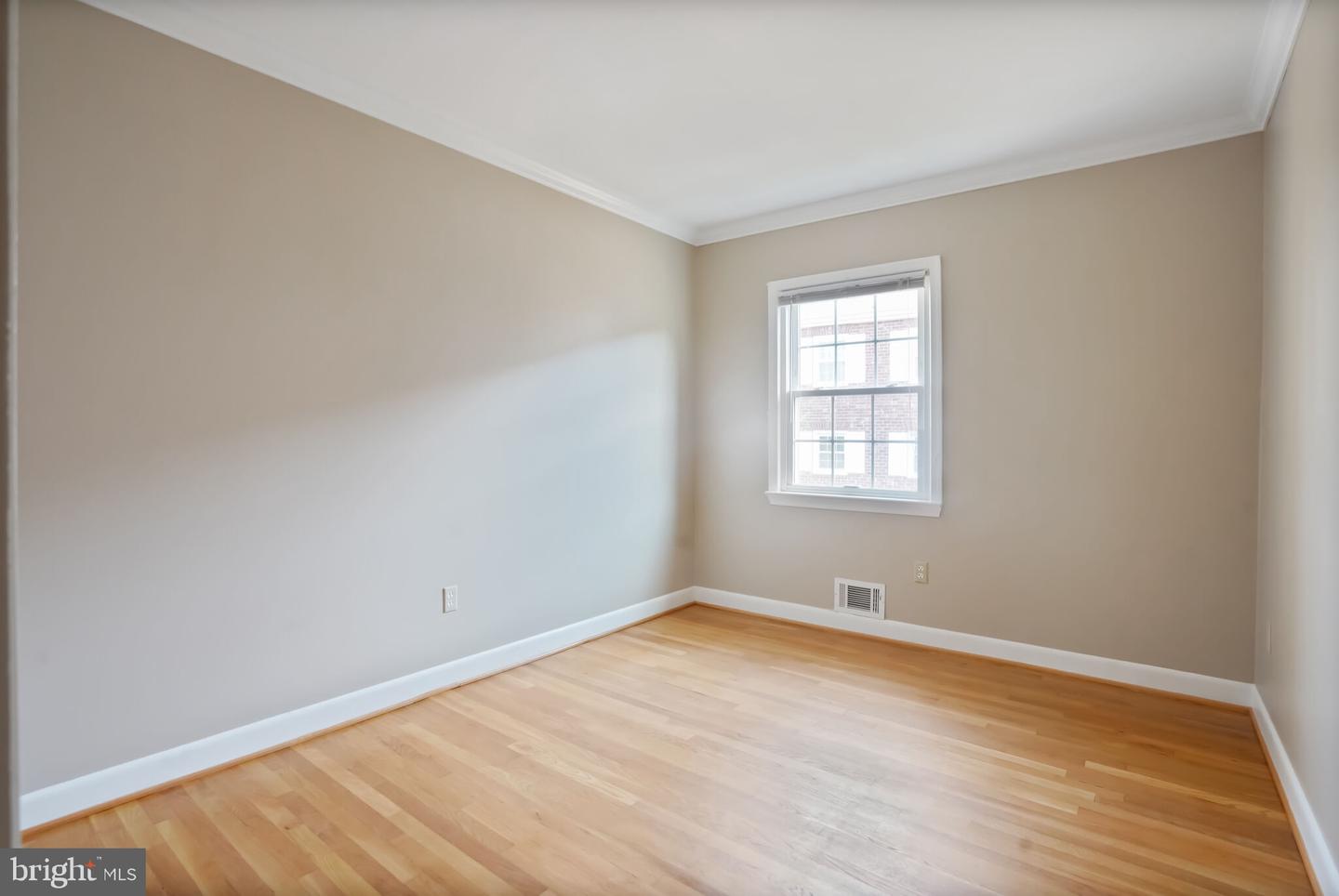 3848 UNIVERSITY DR, FAIRFAX, Virginia 22030, 3 Bedrooms Bedrooms, ,3 BathroomsBathrooms,Residential,For sale,3848 UNIVERSITY DR,VAFC2006456 MLS # VAFC2006456