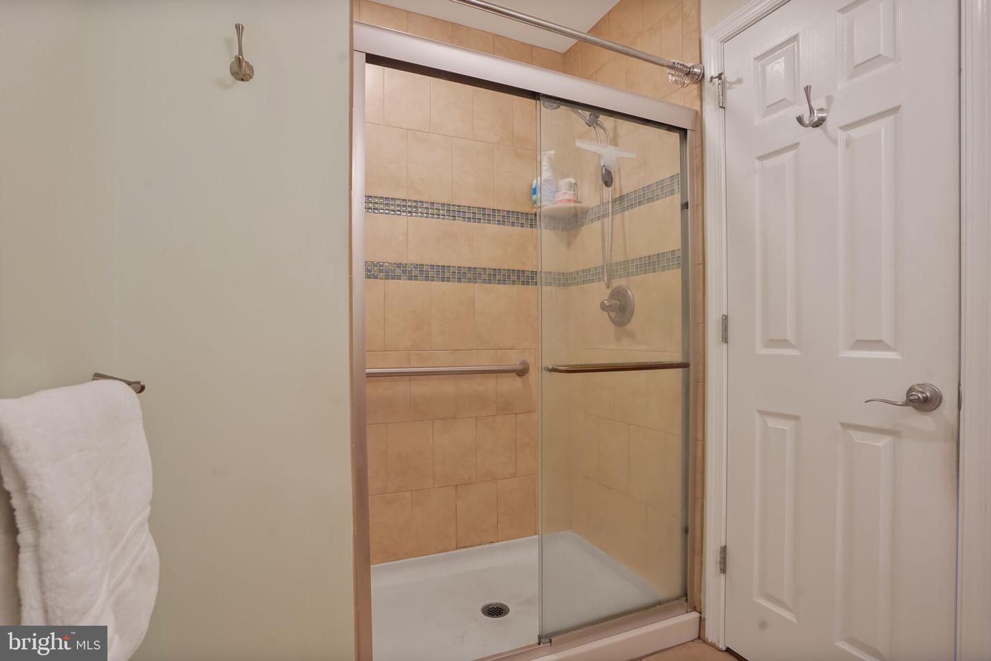 3848 UNIVERSITY DR, FAIRFAX, Virginia 22030, 3 Bedrooms Bedrooms, ,3 BathroomsBathrooms,Residential,For sale,3848 UNIVERSITY DR,VAFC2006456 MLS # VAFC2006456
