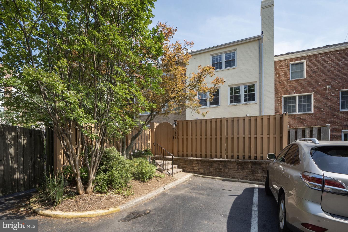 3848 UNIVERSITY DR, FAIRFAX, Virginia 22030, 3 Bedrooms Bedrooms, ,3 BathroomsBathrooms,Residential,For sale,3848 UNIVERSITY DR,VAFC2006456 MLS # VAFC2006456