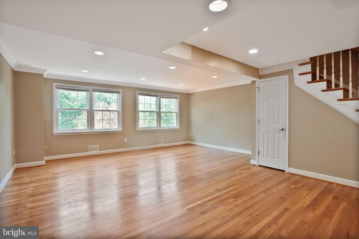 3848 UNIVERSITY DR, FAIRFAX, Virginia 22030, 3 Bedrooms Bedrooms, ,3 BathroomsBathrooms,Residential,For sale,3848 UNIVERSITY DR,VAFC2006456 MLS # VAFC2006456
