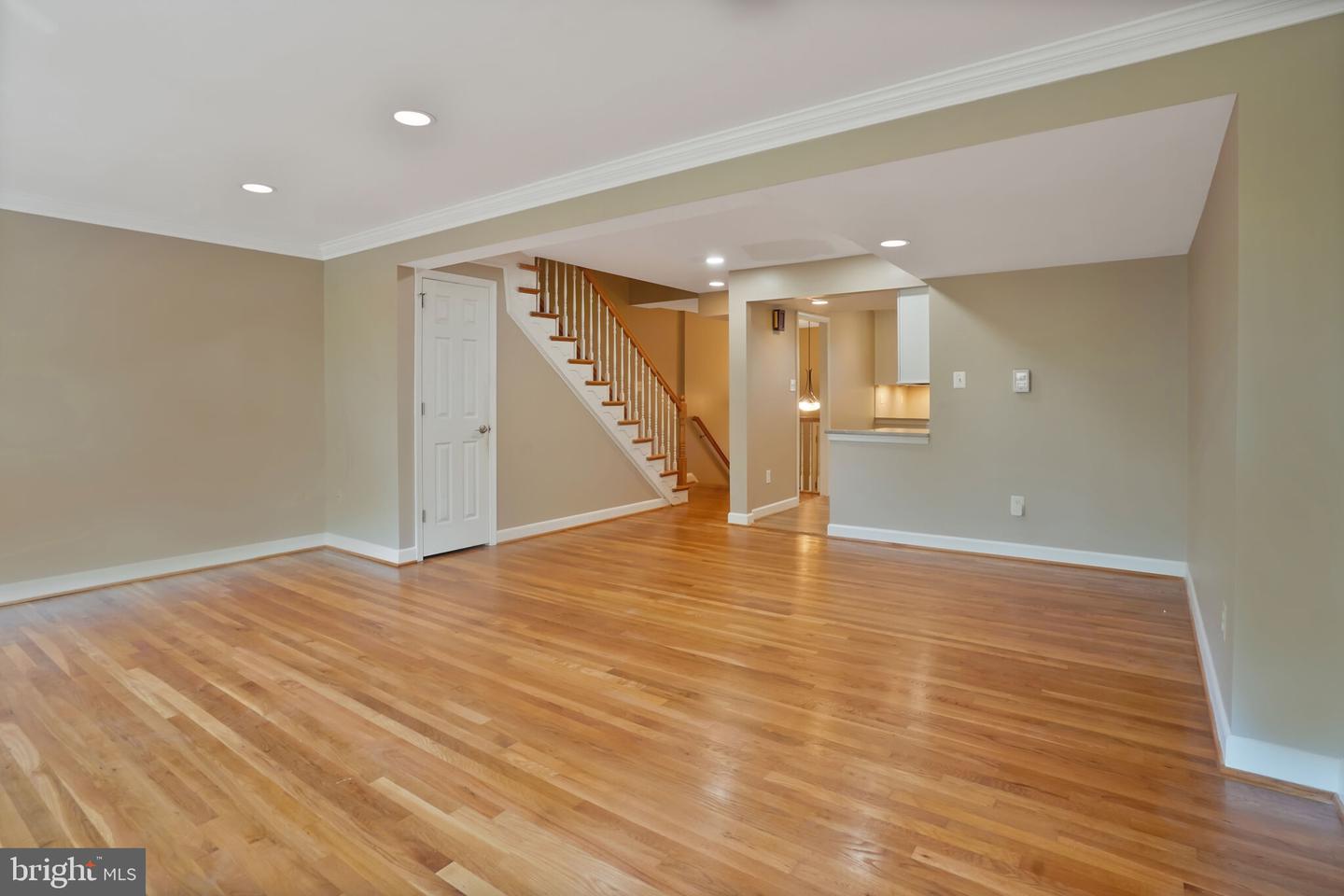 3848 UNIVERSITY DR, FAIRFAX, Virginia 22030, 3 Bedrooms Bedrooms, ,3 BathroomsBathrooms,Residential,For sale,3848 UNIVERSITY DR,VAFC2006456 MLS # VAFC2006456
