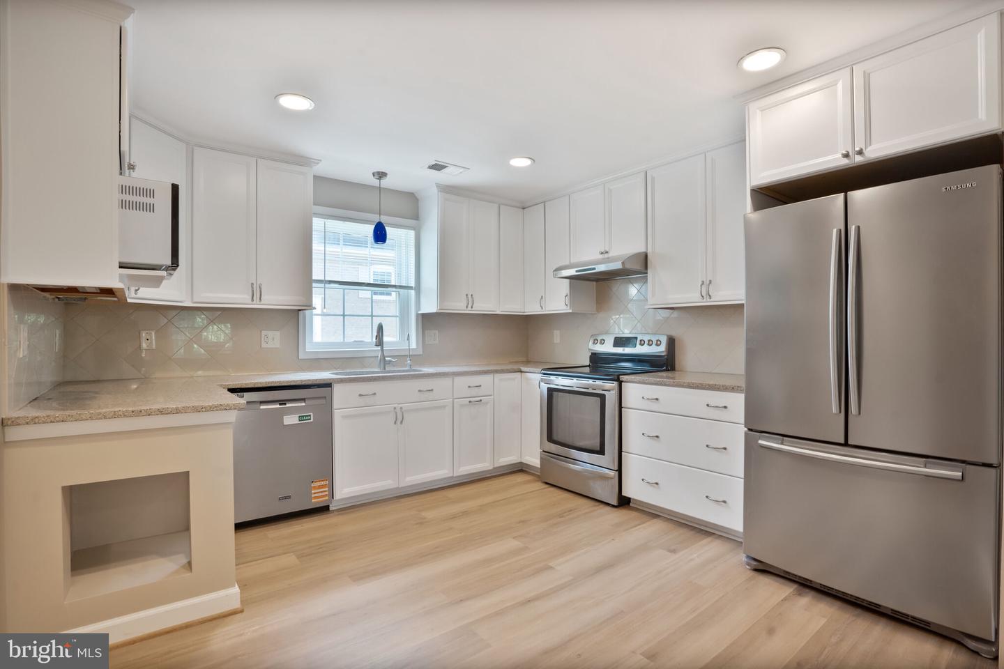 3848 UNIVERSITY DR, FAIRFAX, Virginia 22030, 3 Bedrooms Bedrooms, ,3 BathroomsBathrooms,Residential,For sale,3848 UNIVERSITY DR,VAFC2006456 MLS # VAFC2006456