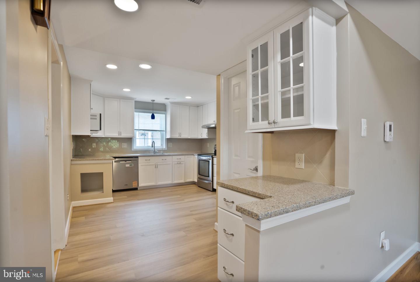 3848 UNIVERSITY DR, FAIRFAX, Virginia 22030, 3 Bedrooms Bedrooms, ,3 BathroomsBathrooms,Residential,For sale,3848 UNIVERSITY DR,VAFC2006456 MLS # VAFC2006456