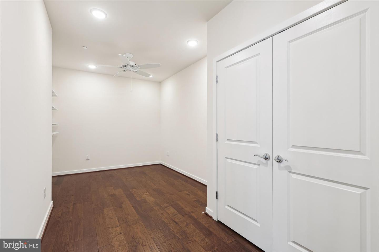 3989 NORTON PL #207, FAIRFAX, Virginia 22030, 2 Bedrooms Bedrooms, ,2 BathroomsBathrooms,Residential,For sale,3989 NORTON PL #207,VAFC2006474 MLS # VAFC2006474