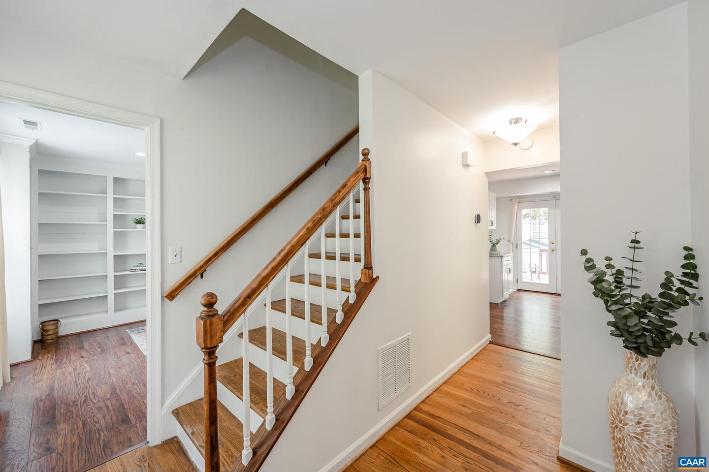 1632 FARM BROOK PL, CHARLOTTESVILLE, Virginia 22901, 4 Bedrooms Bedrooms, ,2 BathroomsBathrooms,Residential,For sale,1632 FARM BROOK PL,665803 MLS # 665803