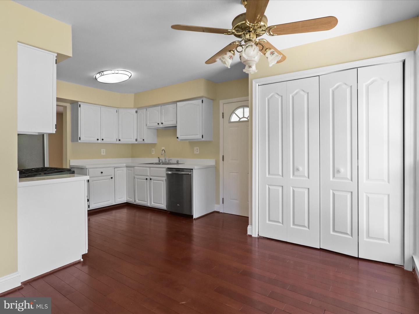 8701 ETTA DR, SPRINGFIELD, Virginia 22152, 5 Bedrooms Bedrooms, ,4 BathroomsBathrooms,Residential,For sale,8701 ETTA DR,VAFX2247936 MLS # VAFX2247936