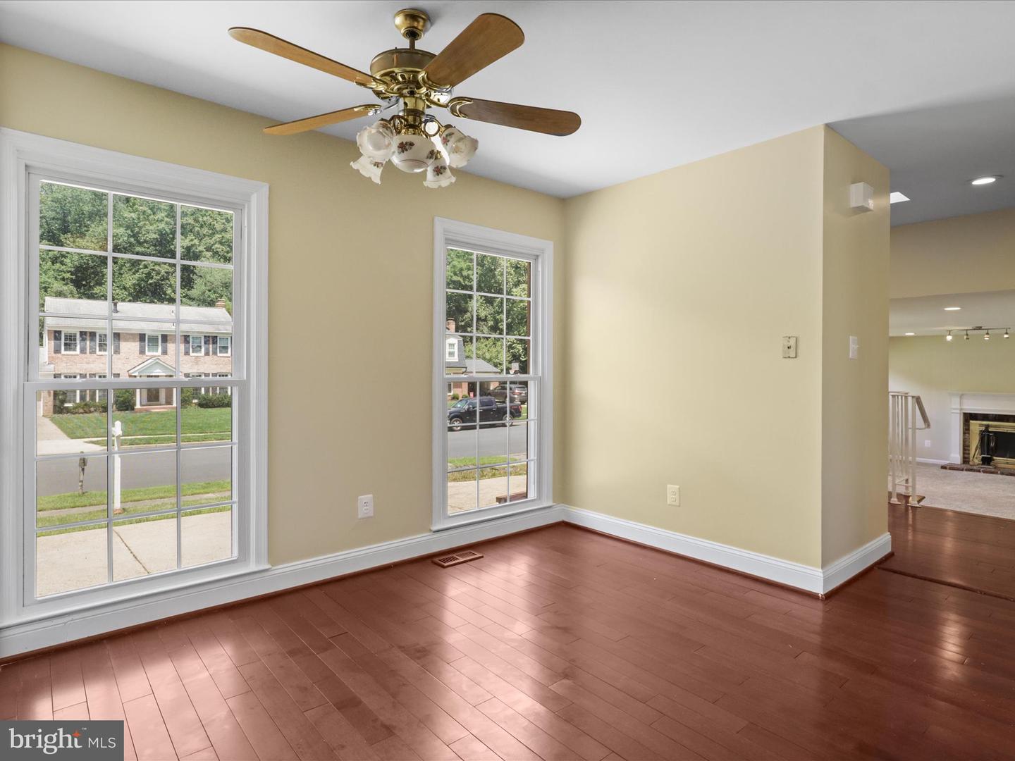 8701 ETTA DR, SPRINGFIELD, Virginia 22152, 5 Bedrooms Bedrooms, ,4 BathroomsBathrooms,Residential,For sale,8701 ETTA DR,VAFX2247936 MLS # VAFX2247936