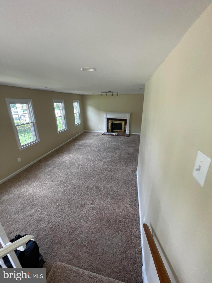 8701 ETTA DR, SPRINGFIELD, Virginia 22152, 5 Bedrooms Bedrooms, ,4 BathroomsBathrooms,Residential,For sale,8701 ETTA DR,VAFX2247936 MLS # VAFX2247936