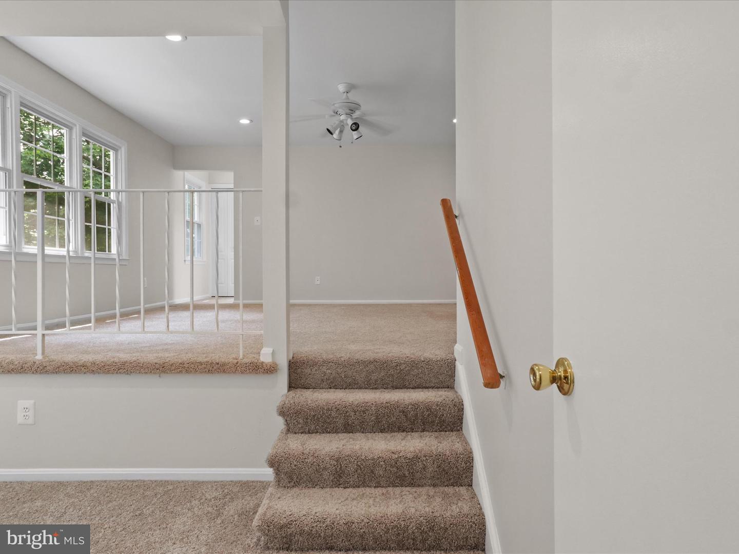 8701 ETTA DR, SPRINGFIELD, Virginia 22152, 5 Bedrooms Bedrooms, ,4 BathroomsBathrooms,Residential,For sale,8701 ETTA DR,VAFX2247936 MLS # VAFX2247936