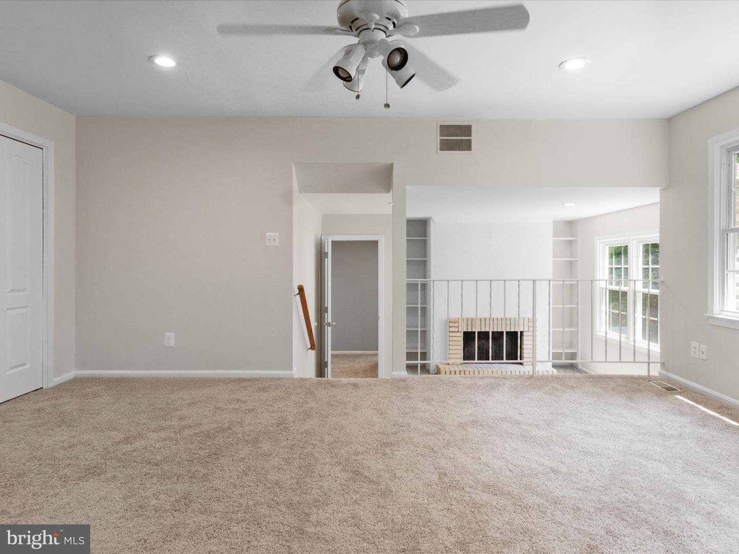 8701 ETTA DR, SPRINGFIELD, Virginia 22152, 5 Bedrooms Bedrooms, ,4 BathroomsBathrooms,Residential,For sale,8701 ETTA DR,VAFX2247936 MLS # VAFX2247936